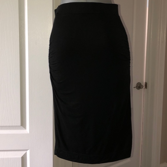 BR black side ruched midi length skirt - Picture 2 of 6